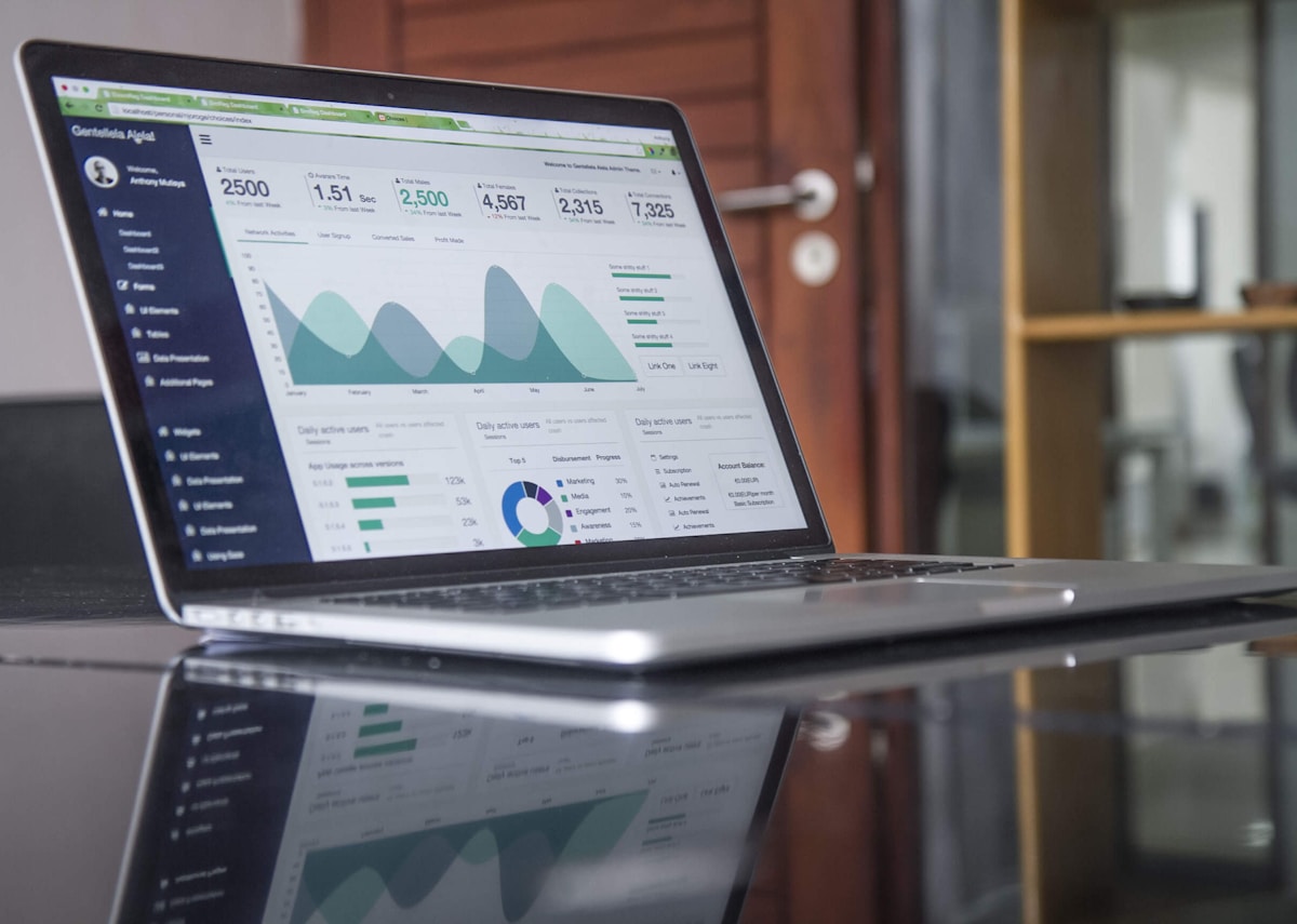 Abstract campaign analytics on studio monitors